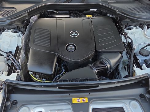 Used 2025 Mercedes-Benz GLC 300 image 19
