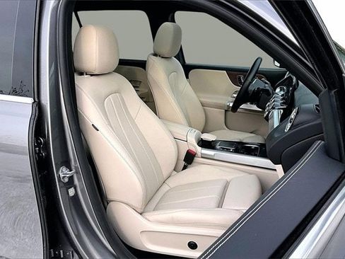 Certified 2023 Mercedes-Benz GLB 250 250 image 33