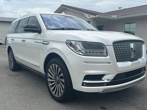 Used 2019 Lincoln Navigator Reserve AWD/4WD image 7
