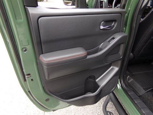 Used 2022 Nissan Frontier PRO-4X AWD/4WD image 42