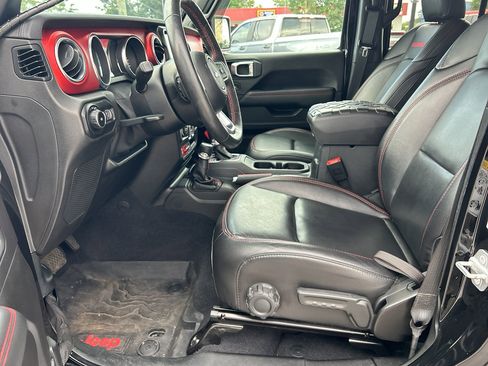 Used 2019 Jeep Wrangler Unlimited Rubicon w/ Dual Top Group image 12