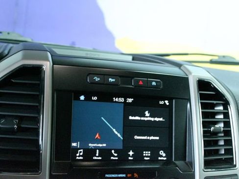 Used 2017 Ford F150 Lariat w/ Equipment Group 502A Luxury AWD/4WD image 21