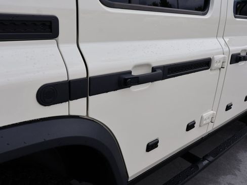 Used 2025 INEOS Grenadier AWD/4WD image 9