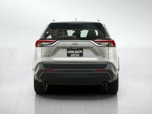 Used 2019 Toyota RAV4 LE w/ Carpet Mat Package AWD/4WD image 4