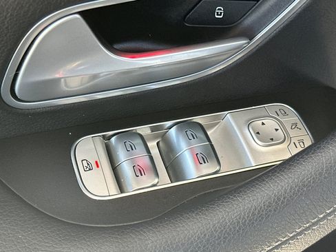 Certified 2025 Mercedes-Benz GLE 450e 4MATIC image 13