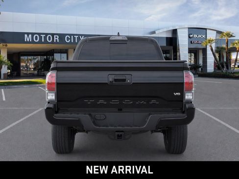 Used 2023 Toyota Tacoma TRD Off-Road AWD/4WD image 7