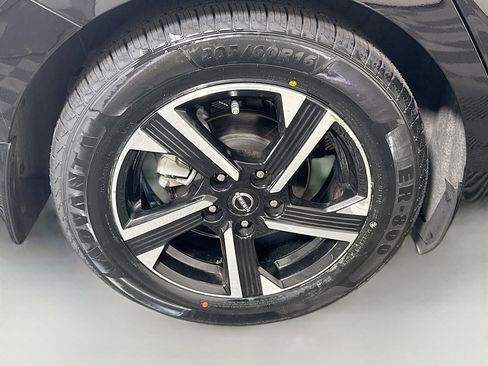 Used 2024 Nissan Sentra SV w/ All-Weather Package image 33