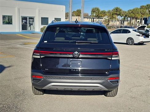 New 2026 Volkswagen Taos SE FWD image 4