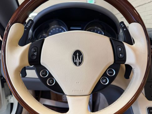 Used 2011 Maserati GranTurismo Convertible RWD image 33