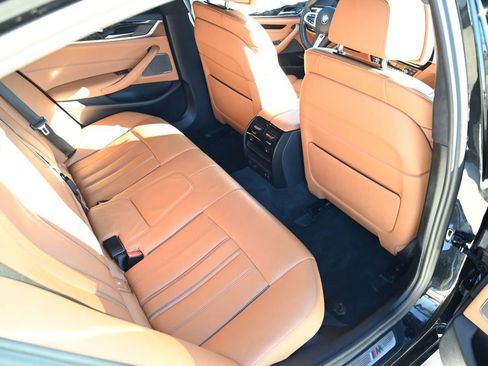 Used 2022 BMW M550i xDrive w/ Premium Package image 47