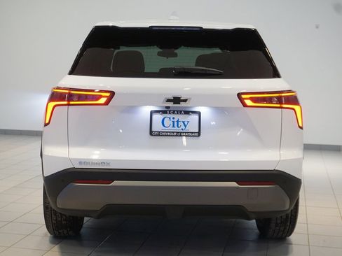 New 2026 Chevrolet Equinox LT image 6