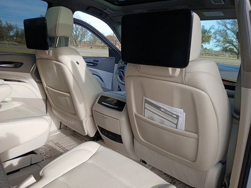 Used 2021 Cadillac Escalade Premium Luxury Platinum image 21