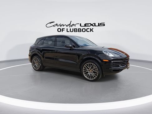 Used 2023 Porsche Cayenne Platinum Edition AWD/4WD image 2