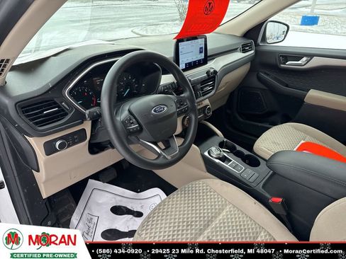 Used 2020 Ford Escape SE image 12