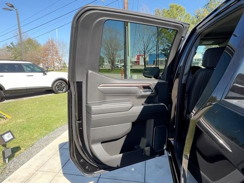 Used 2025 GMC Sierra 1500 SLT image 36