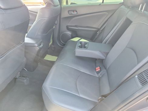 Used 2021 Toyota Prius Prime XLE FWD image 12
