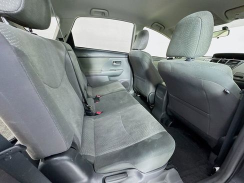 Used 2014 Toyota Prius V Two image 31