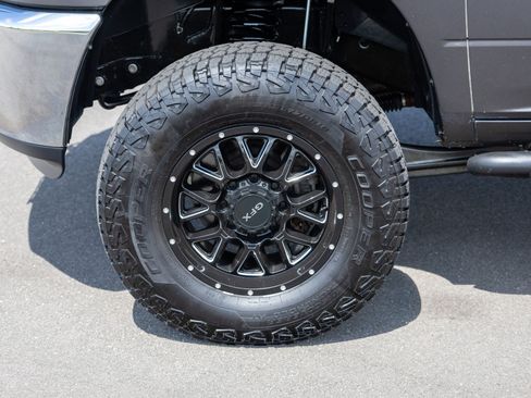 Used 2018 RAM 2500 Tradesman w/ Chrome Appearance Group AWD/4WD image 34