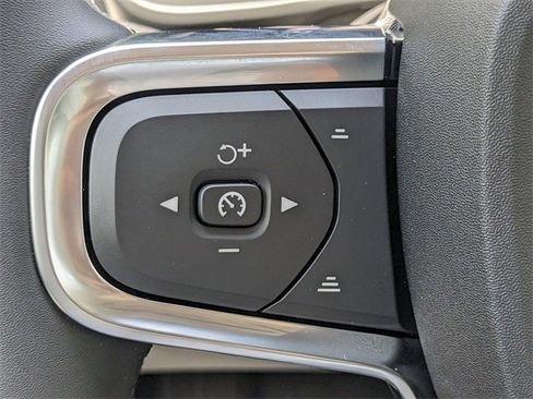 New 2025 Volvo XC40 B5 Plus w/ Protection Package Premier image 28