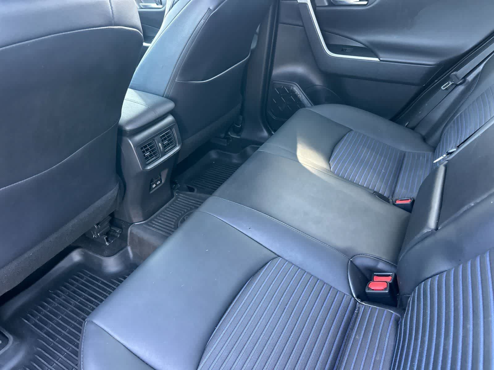Used 2023 Toyota RAV4 XSE AWD/4WD image 5