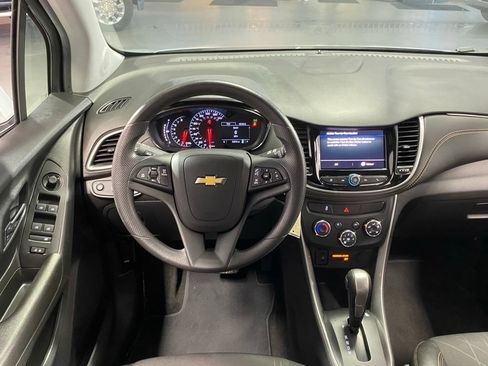 Used 2021 Chevrolet Trax LT FWD image 27