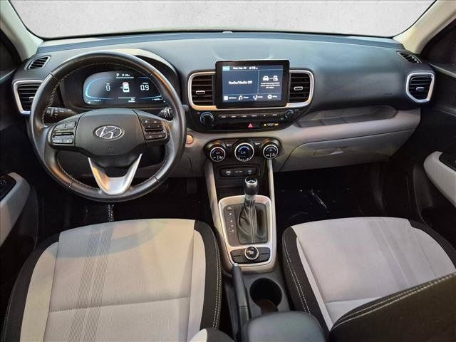 Used 2025 Hyundai Venue SEL FWD image 22