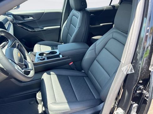 New 2026 Chevrolet Equinox LT w/ Convenience Package II FWD image 11