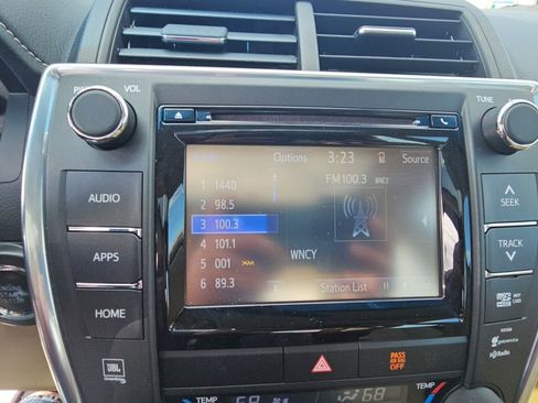 Used 2015 Toyota Camry XLE FWD image 16