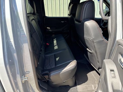 Used 2025 Nissan Frontier PRO-4X w/ Pro Premium Package image 12