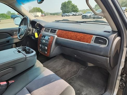 Used 2012 Chevrolet Suburban LS w/ Convenience Package 1 AWD/4WD image 39