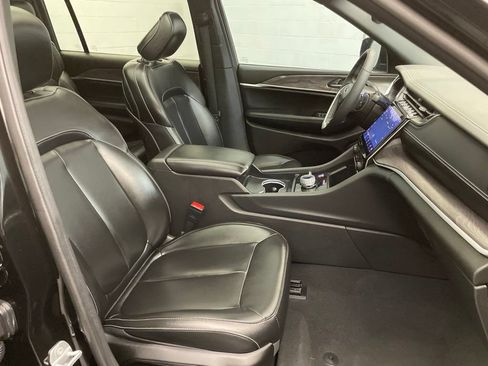 Certified 2024 Jeep Grand Cherokee L Limited AWD/4WD image 27
