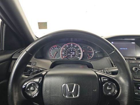 Used 2017 Honda Accord Sport image 24