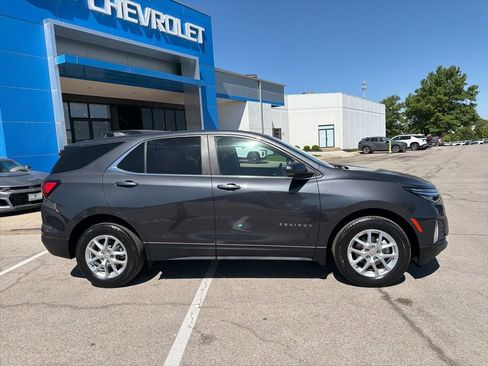 Certified 2022 Chevrolet Equinox LT AWD/4WD image 2