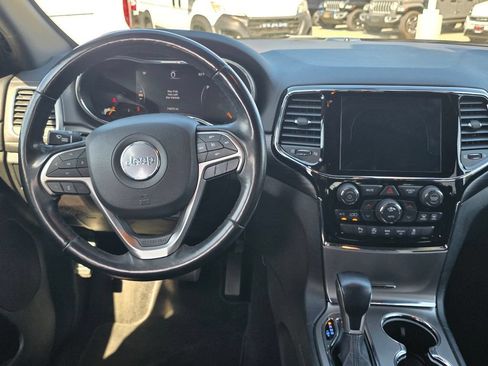 Used 2020 Jeep Grand Cherokee Altitude AWD/4WD image 18
