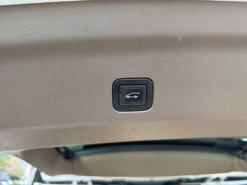 Used 2021 GMC Yukon XL Denali w/ Denali Ultimate Package image 8