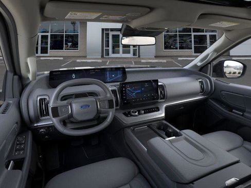 New 2025 Ford Expedition Active image 9