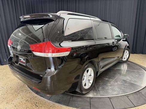 Used 2011 Toyota Sienna LE w/ Towing Pkg FWD image 8