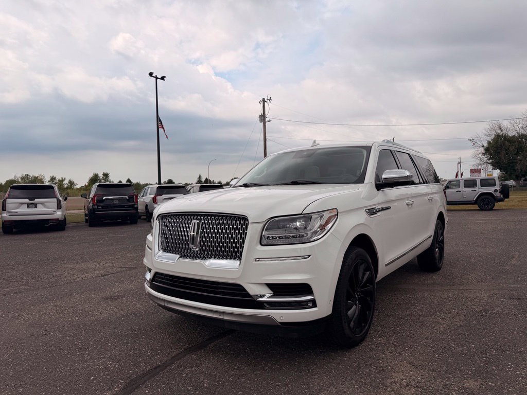 Used 2021 Lincoln Navigator L Black Label AWD/4WD image 11