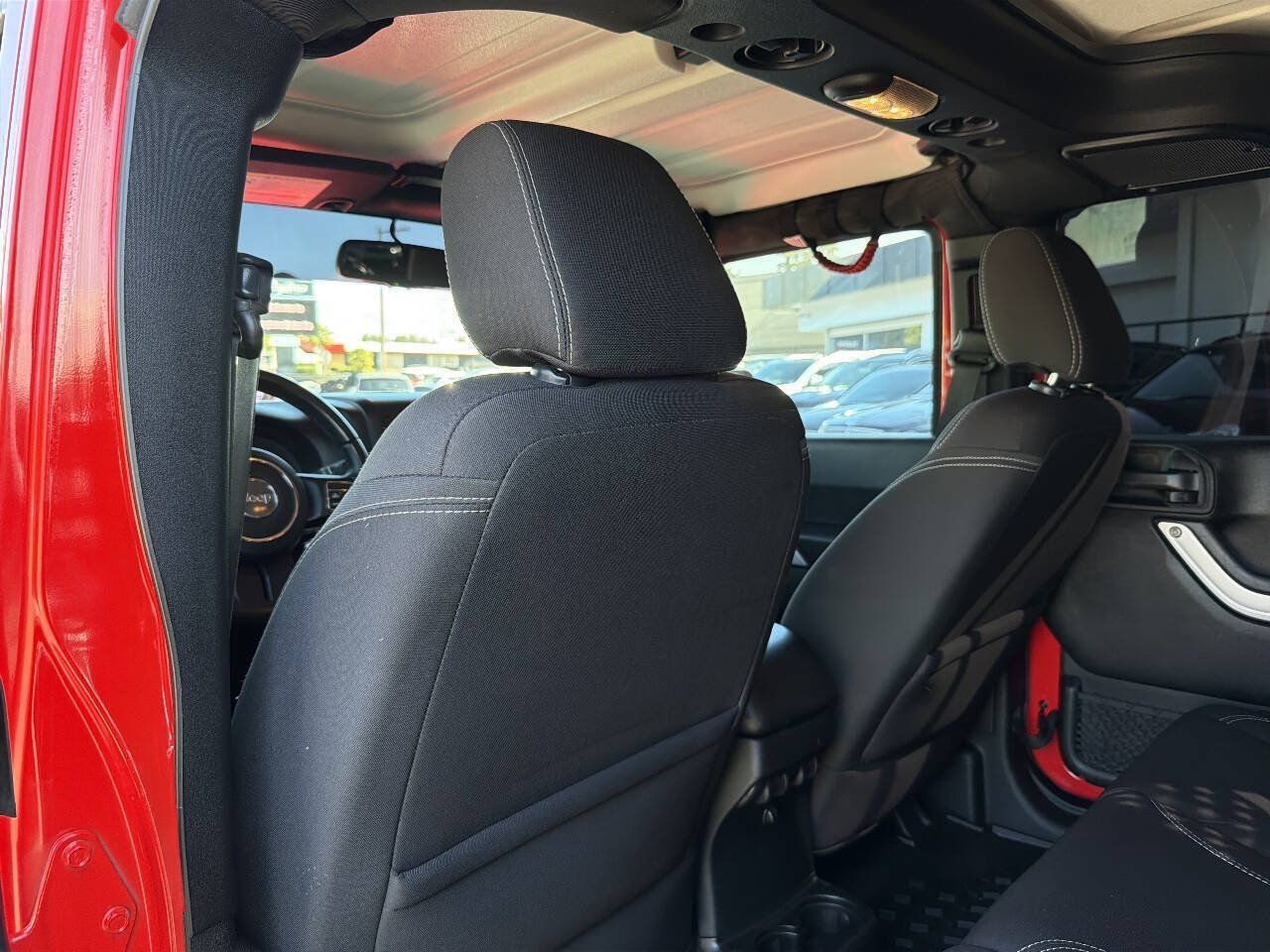 Used 2017 Jeep Wrangler Unlimited Sahara AWD/4WD image 30