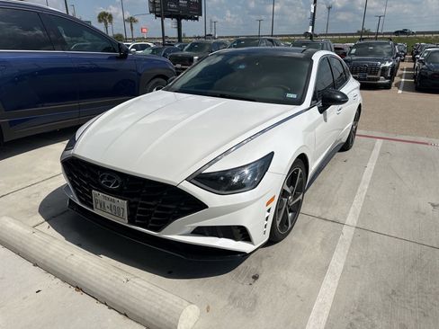 Used 2021 Hyundai Sonata SEL Plus w/ Tech Package FWD image 2