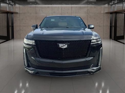 Used 2021 Cadillac Escalade Premium Luxury AWD/4WD image 2