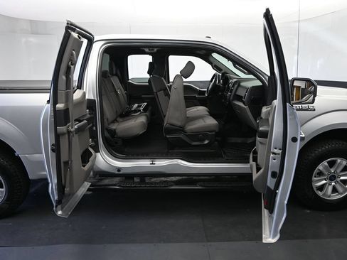 Used 2018 Ford F150 XLT AWD/4WD image 24