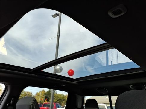 New 2026 RAM 1500 4x4 Crew Cab image 16