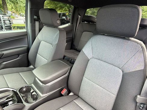 New 2026 Chevrolet Blazer LT w/ Convenience Package FWD image 17