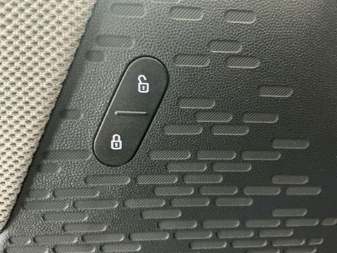 Certified 2025 MINI Cooper S image 22