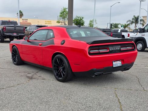 Used 2021 Dodge Challenger R/T w/ T/A Package image 8