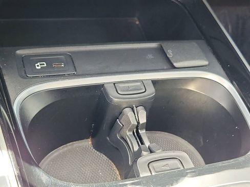 Used 2023 Mercedes-Benz GLA 250 4MATIC w/ AMG Line Exterior image 32