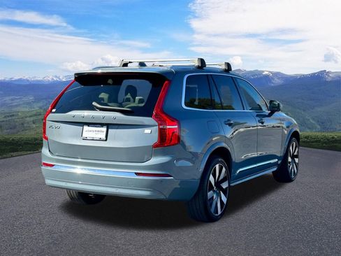 Used 2023 Volvo XC90 T8 Plus image 5