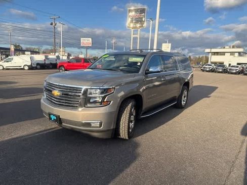 Used 2017 Chevrolet Suburban Premier image 3