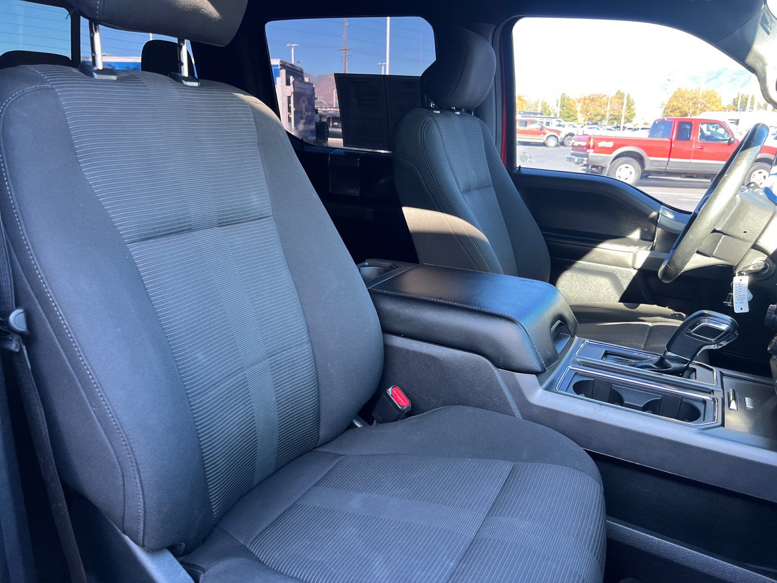 Used 2017 Ford F150 XLT w/ Equipment Group 302A Luxury AWD/4WD image 32
